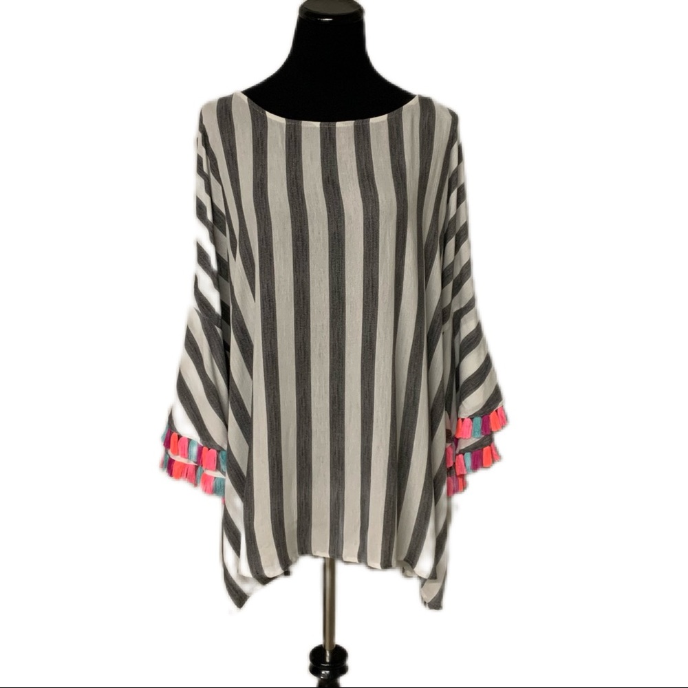 Andreé by Unit SZ 2X Striped Tasseled Bell Sleeved Oversized Blouse.